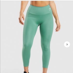 Gym shark leggings